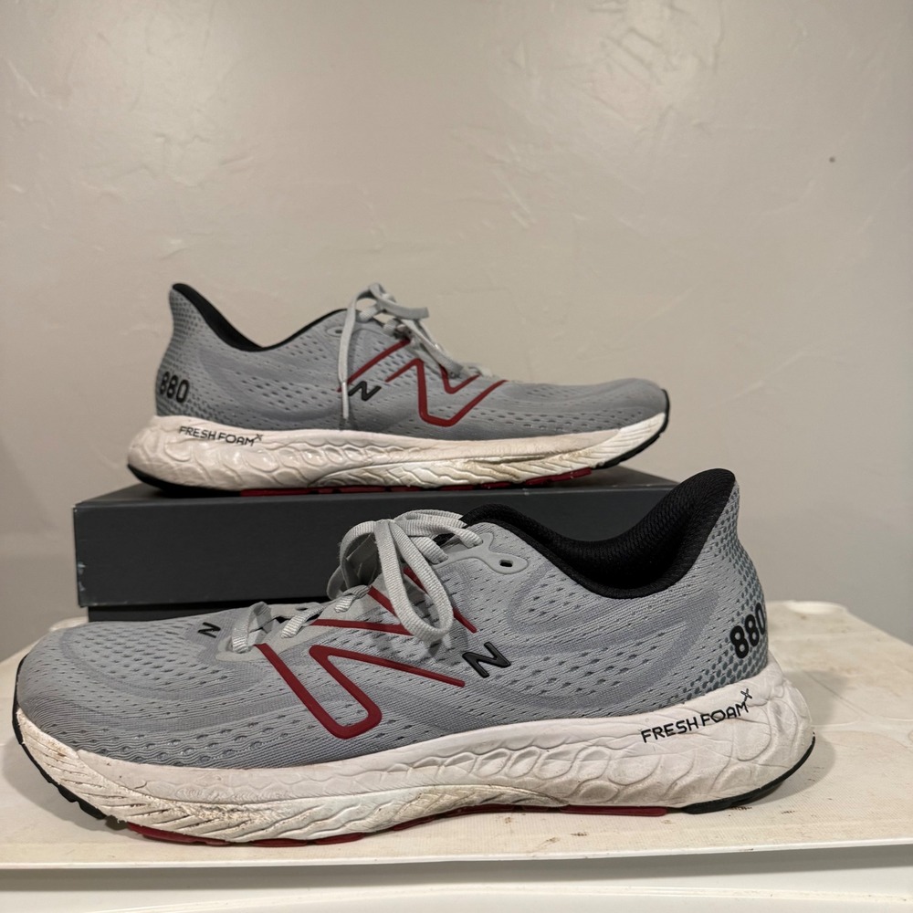 New Balance Fresh Foam X 880v12 Mens 10 2E Wide Grey Red Running Shoes M880G12